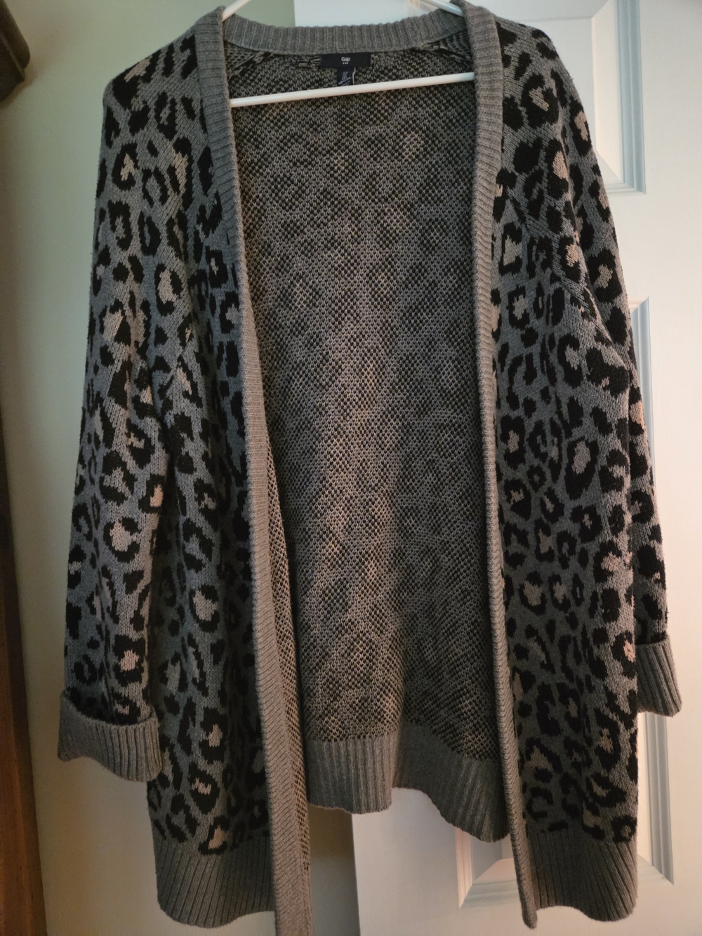 GAP Gray Leopard Print Open-Front Cardigan Large Good
